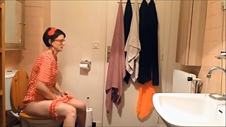 Sexy Shy Retro Girl is taking shit and piss!